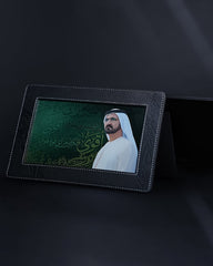إطار جلدي أسود فاخر بصورة الشيخ محمد بن راشد آل مكتوم